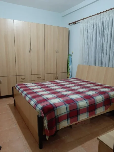 Tirane, jepet me qera apartament 2+1+Garazhd Kati 2, 100 m² 45000 lek (Rruga Kamber Shevroja)