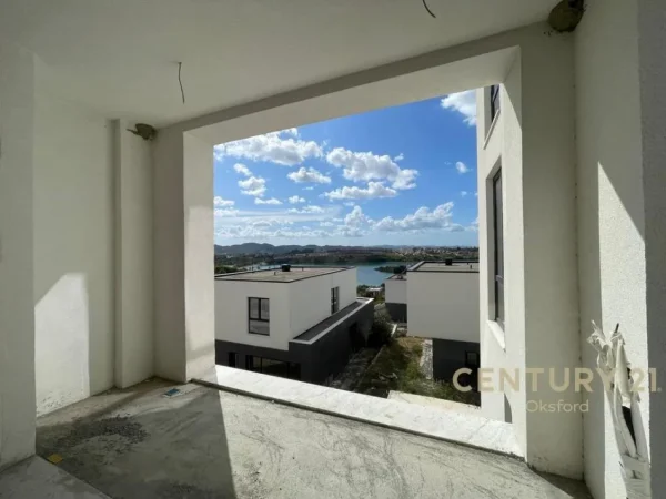 Tirane, shes apartament 2+1+Aneks+Ballkon Kati 2, 112 m² 200.000 € 