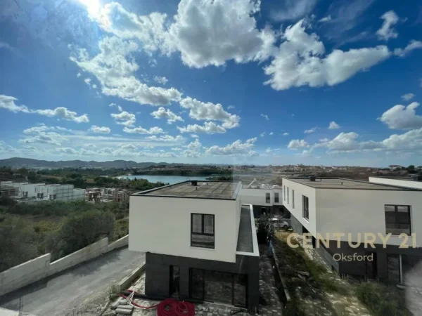 Tirane, shes apartament 2+1+Aneks+Ballkon Kati 2, 112 m² 200.000 € 