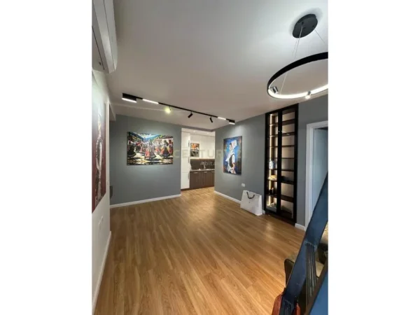 Tirane, jepet me qera apartament 2+1+Aneks+Ballkon Kati 10, 126 m² 