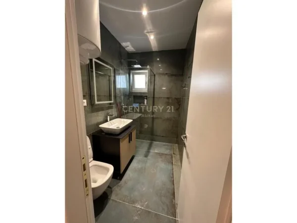 Tirane, jepet me qera apartament 2+1+Aneks+Ballkon Kati 10, 126 m² 