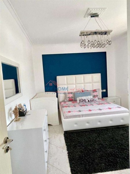 Tirane, jepet me qera apartament 2+1+Ballkon Kati 2, 100 m² 700 € (Rruga Albanopli)