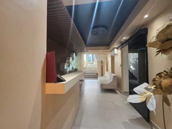 Tirane, jepet me qera ambjent biznesi , 86 m² 1.500 € 