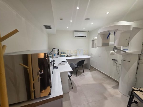 Tirane, jepet me qera ambjent biznesi , 86 m² 1.500 € 