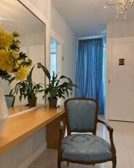 Tirane, shitet apartament 1+1 , 195 m² (blloku)