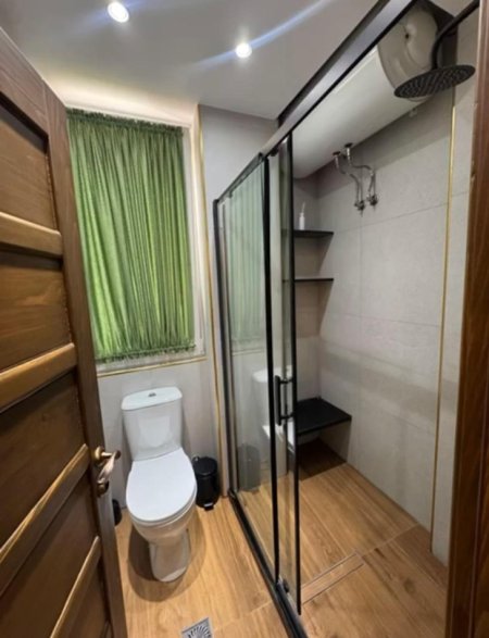 Tirane, shitet apartament 1+1 , 195 m² (blloku)