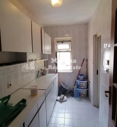 Tirane, jepet me qera apartament 3+1 Kati 6, 126 m² 500 € (Myslym Shyri)