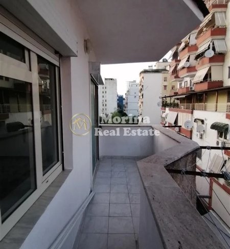 Tirane, jepet me qera apartament 3+1 Kati 6, 126 m² 500 € (Myslym Shyri)