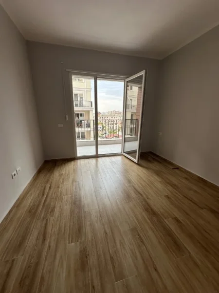 Tirane, shitet apartament 2+1+Ballkon Kati 5, 103 m² 112.000 € (KAMEZ)