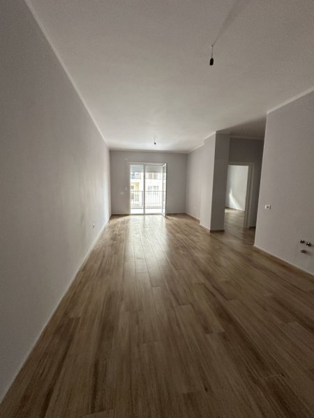 Tirane, shitet apartament 2+1+Ballkon Kati 5, 103 m² 112.000 € (KAMEZ)