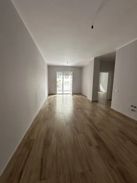 Tirane, shitet apartament 2+1+Ballkon Kati 5, 103 m² 112.000 € (KAMEZ)