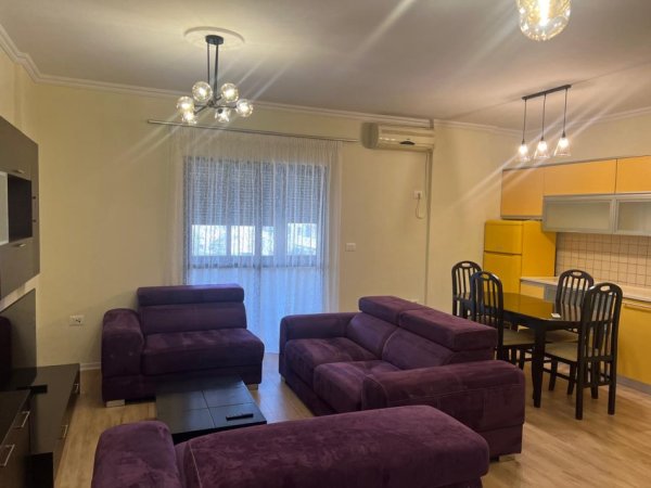 Apartament me Qera 1+1,Mobiluar, 600 E, ne 21 DHJETORI, Tiranë