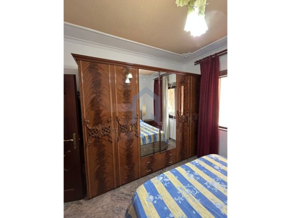 Tirane, jepet me qera apartament 2+1+Ballkon Kati 6, 113 m² 800 € 