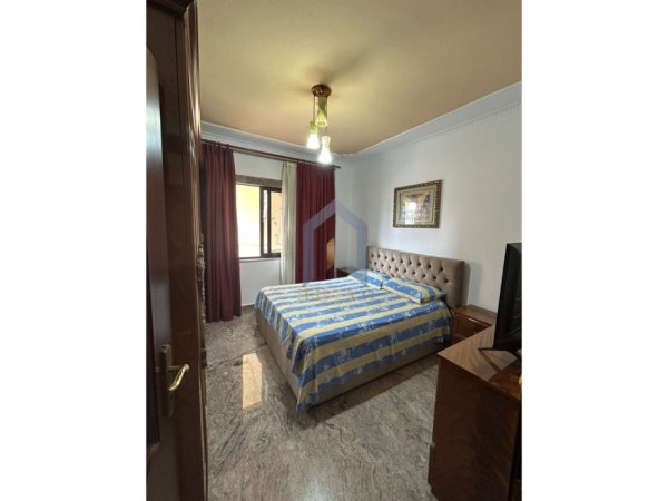 Tirane, jepet me qera apartament 2+1+Ballkon Kati 6, 113 m² 800 € 