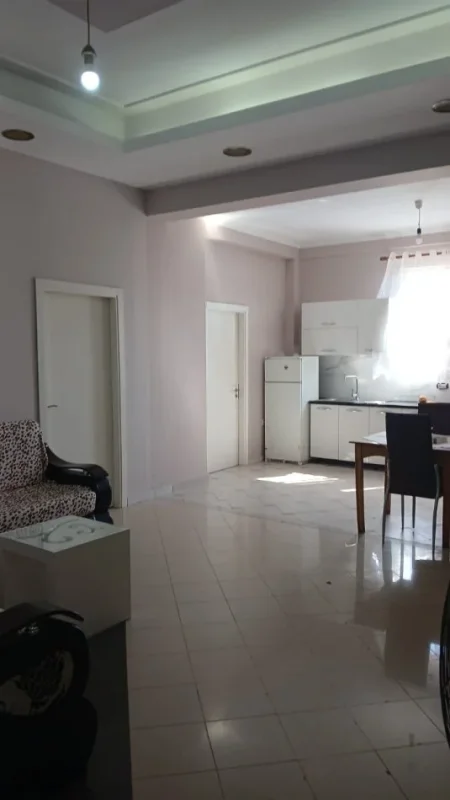 Tirane, jepet me qera apartament 2+1 Kati 2, 400 € 