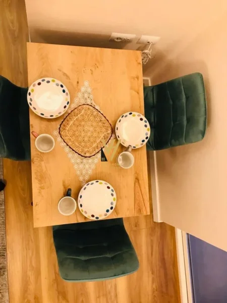 Tirane, jepet me qera apartament 1+1+Ballkon Kati 5, 65 m² 650 € (MINE PEZA)