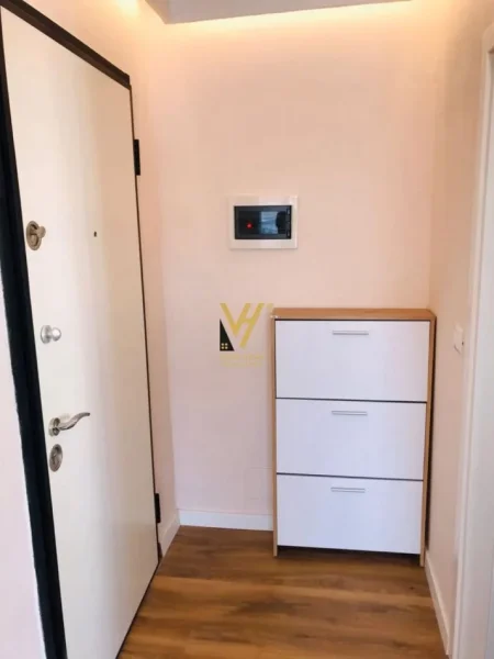 Tirane, jepet me qera apartament 1+1+Ballkon Kati 5, 65 m² 650 € (MINE PEZA)
