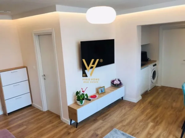 Tirane, jepet me qera apartament 1+1+Ballkon Kati 5, 65 m² 650 € (MINE PEZA)