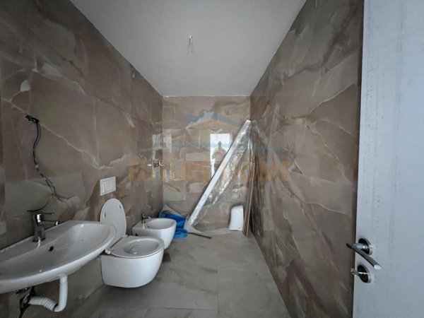 Shitet, Apartament 1+1, Akses Tirana, Dogana 105.000 euro