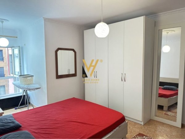 Tirane, jepet me qera apartament 2+1+Ballkon Kati 3, 115 m² 700 € (ZOGU I ZI)