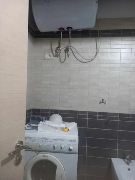 Tirane, jepet me qera apartament 2+1+Aneks Kati 2, 80 m² 650 € (Rruga Muhamet Gjollesha)