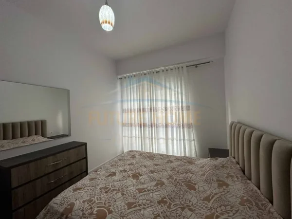 Tirane, jepet me qera apartament 1+1 Kati 4, 61 m² 450 € 