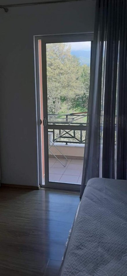 Tirane, jepet me qera apartament 2+1 Kati 3, 500 € (pjeter budi)