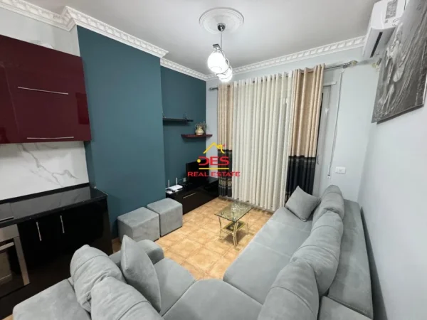 Vlore, shitet apartament 1+1+Ballkon Kati 4, 62 m² (Rruga Murat Tërbaçi)