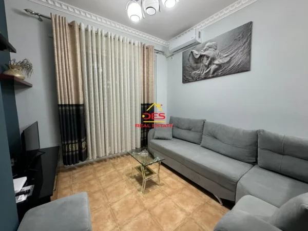 Vlore, shitet apartament 1+1+Ballkon Kati 4, 62 m² (Rruga Murat Tërbaçi)