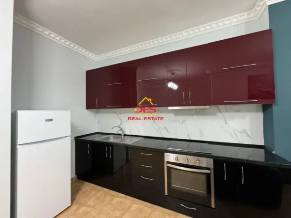 Vlore, shitet apartament 1+1+Ballkon Kati 4, 62 m² (Rruga Murat Tërbaçi)