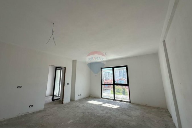 Tirane, shitet apartament 1+1+Ballkon , 79 m² 118.500 € 