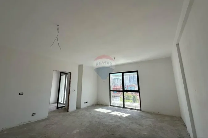 Tirane, shitet apartament 1+1+Ballkon , 79 m² 118.500 € 