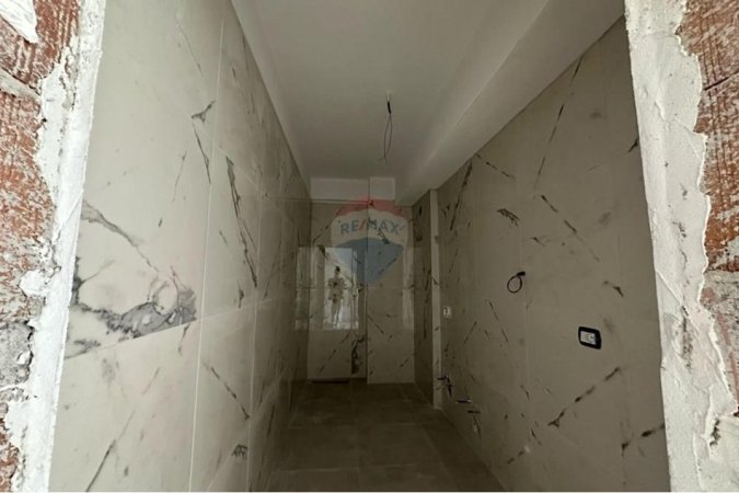 Tirane, shitet apartament 1+1+Ballkon , 79 m² 118.500 € 