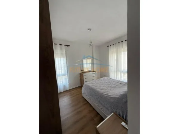 Tirane, jepet me qera apartament 2+1+Ballkon , 102 m² 700 € (Kompleksi "Green Harmony")