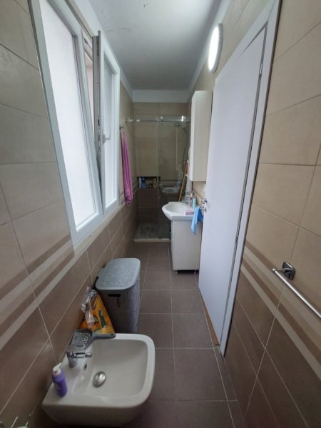 Tirane, shitet 3 Katshe , 200 m² 450.000 € (Rruga Elbasanit,Shkolla e Baletit)