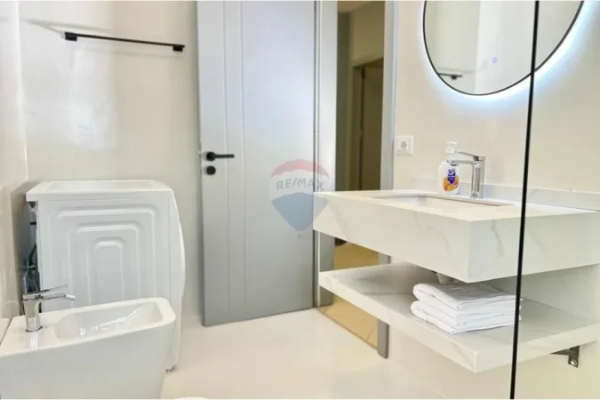 Tirane, jepet me qera apartament 2+1+Ballkon , 100 m² 600 € 