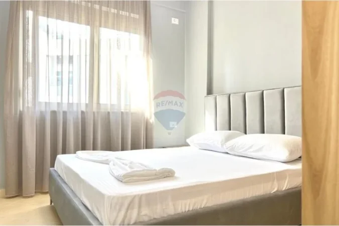 Tirane, jepet me qera apartament 2+1+Ballkon , 100 m² 600 € 