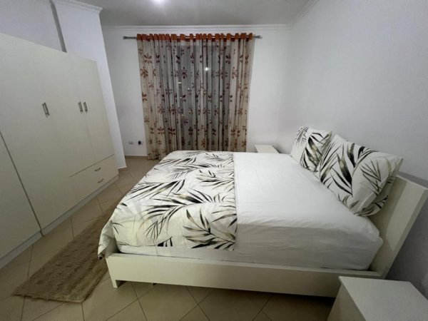 Tirane, jepet me qera apartament 2+1+Ballkon Kati 8, 100 m² 850 € (RRUGA E ELBASANIT)