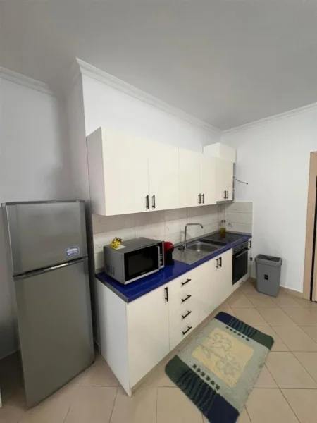 Tirane, jepet me qera apartament 2+1+Ballkon Kati 8, 100 m² 850 € (RRUGA E ELBASANIT)