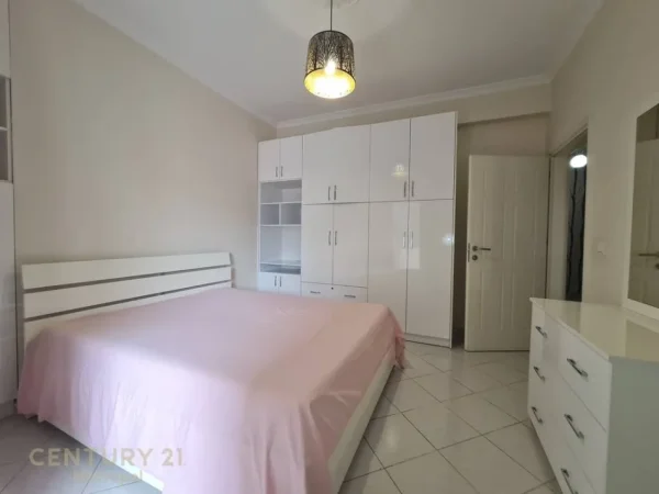 Tirane, jepet me qera apartament 2+1 Kati 8, 80 m² 750 € (NE RRUGEN BRIGADA 8- ISH BLLOK)