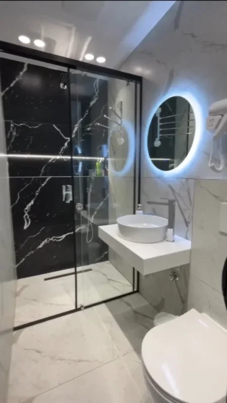 Tirane, jepet me qera garsonier Kati 5, 100 m² 1.200 € (RRUGA E DURRESIT)