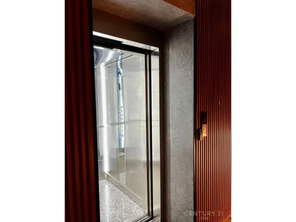 Tirane, jepet me qera apartament 2+1 Kati 3, 96 m² 900 € (Shkolla e Kuqe)