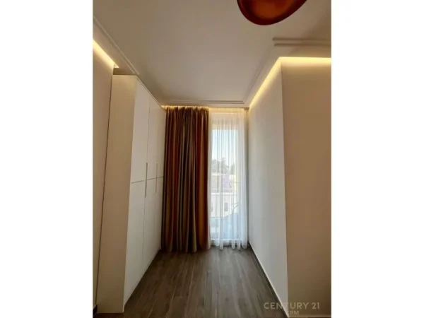 Tirane, jepet me qera apartament 2+1 Kati 3, 96 m² 900 € (Shkolla e Kuqe)