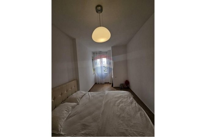Tirane, jepet me qera 2+1 , 110 m² 550 € (Astir)