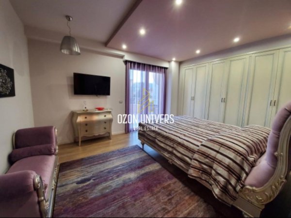 Tirane, shitet Vile , 550 m² 1.100.000 € (farke)