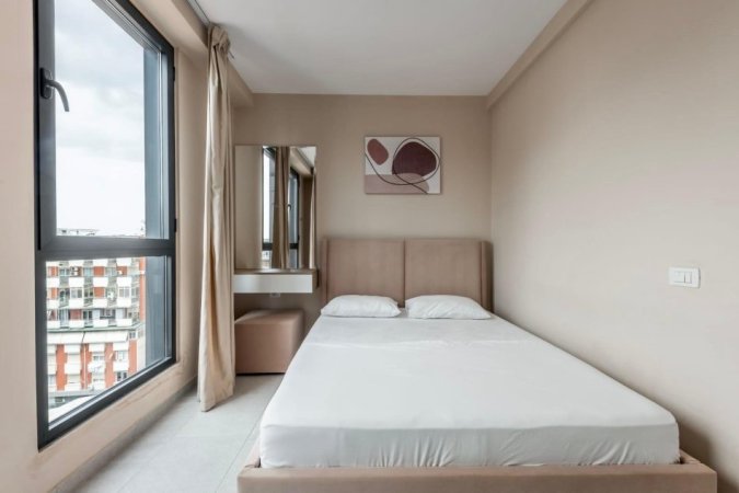Jepet Super Apartament 1+1 me Qera tek Rruga e Barrikadave 3 minuta nga Sheshi Skenderbej), Kati 7, 62 m² 700 €uro