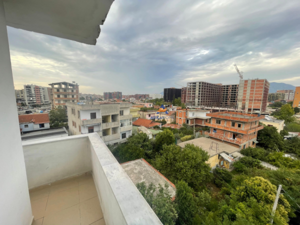 Tirane, shitet apartament 2+1+Ballkon , 94 m² 120.000 € (PALLATI ME SHIGJETA)