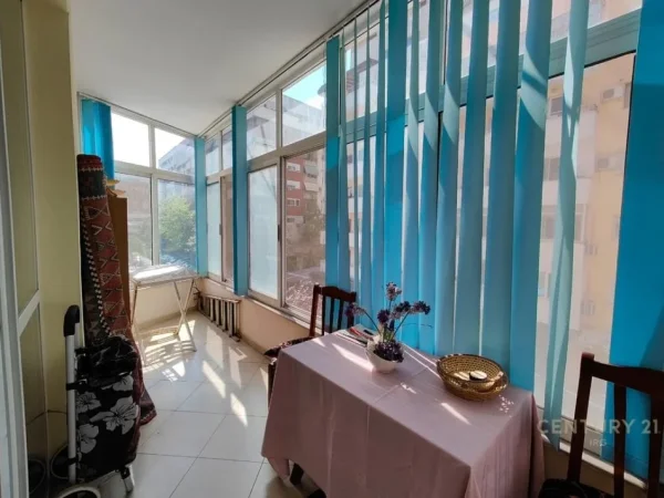 Tirane, shitet apartament 2+1 Kati 3, 124 m² 164.000 € (Astir)