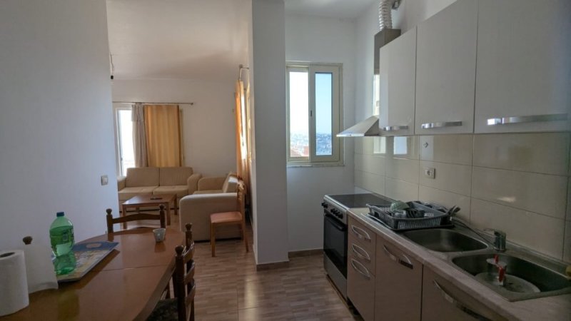 Tirane, jepet me qera apartament 2+1+Ballkon Kati 2, 80 m² 350 € 