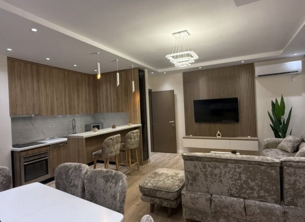 Super Apartament 2+1+2+parkim me qera tek Liqeni i Thate